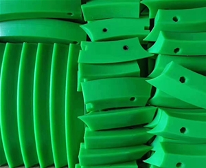 绿色聚乙烯异形件